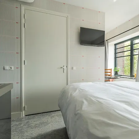 Newly Renovated Apartment, Shower And Fast Wifi ティルブルグ