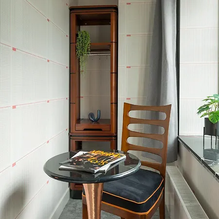 Newly Renovated Apartment, Shower And Fast Wifi *