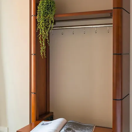 Freshly Renovated W Kitchen And Bathroom Daire Tilburg