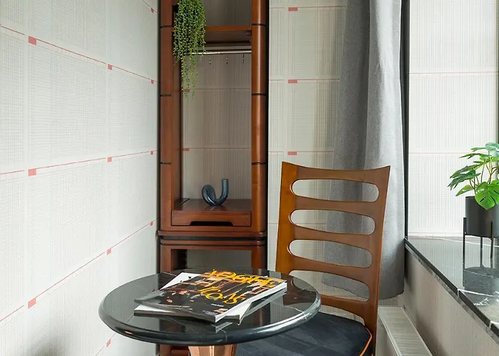 Freshly Renovated W Kitchen And Bathroom *