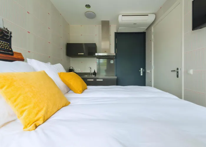 Apartament Freshly Renovated W Kitchen And Bathroom Tilburg