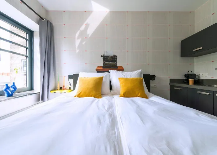 Апартаменты Freshly Renovated W Kitchen And Bathroom