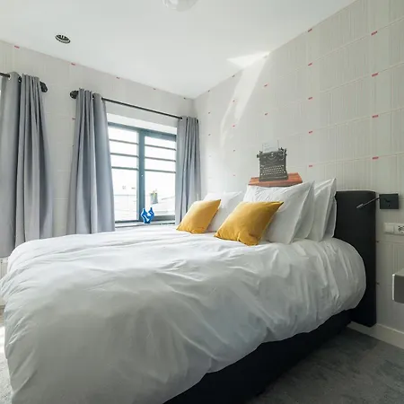 Daire Newly Renovated Apartment, Shower And Fast Wifi Tilburg