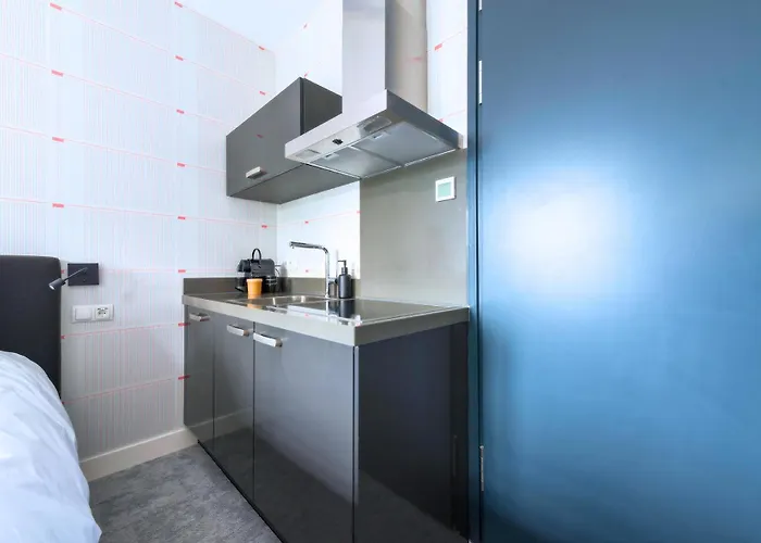 Freshly Renovated W Kitchen And Bathroom * Tilburgo